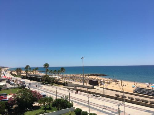  Lemon Tree Beach Apartment in Quarteira