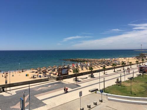  Lemon Tree Beach Apartment in Quarteira