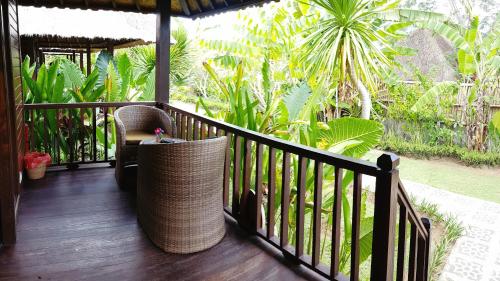 陽台/露台, The Akah Cottage in 倫邦岸島