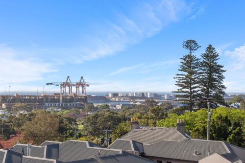 Studio 412 - ocean and sunset views on a budget