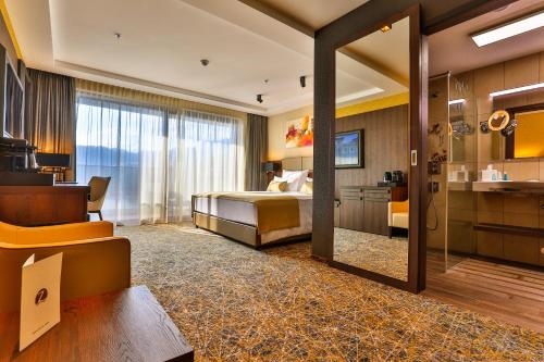 152625247 Hotel Zeta