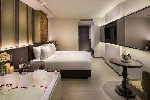 room detail thumbnail 1