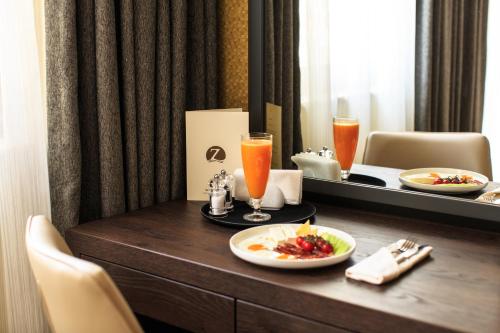 152625437 Hotel Zeta