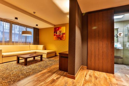 Hotel Zeta - image 4