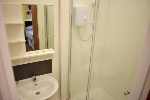Beaconsfield Holiday Apartments - image 11