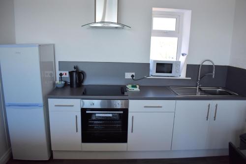 Beaconsfield Holiday Apartments - image 5