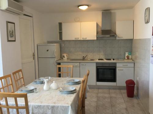  Apartment Gordana in Omiš