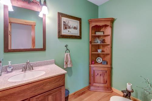 Hawk Pond Lodge - main image