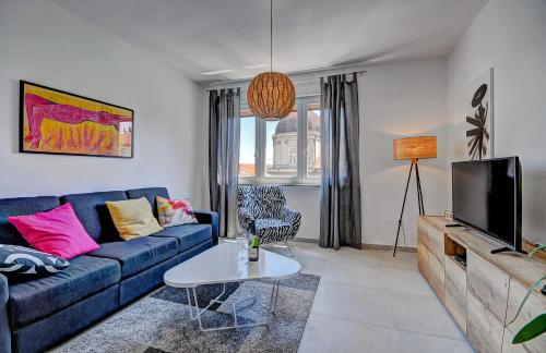  Lola app in city center, 4+1 pax in Pula