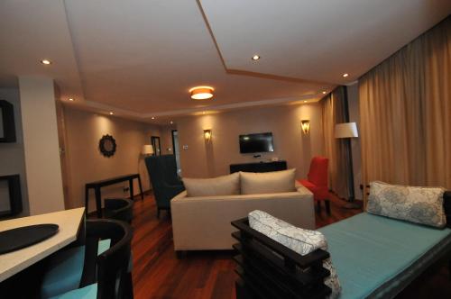 Longonot Place Serviced Apartment-Nairobi, City Centre CBD