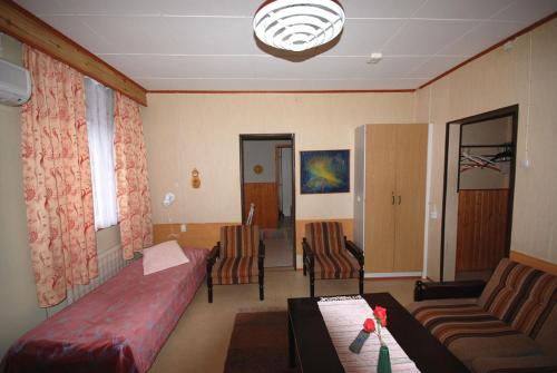 5 twin beds