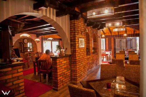 Hotel Dvor - image 13