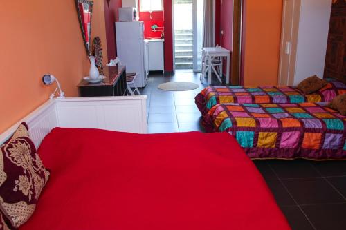 1 twin bed, 1 sofa bed