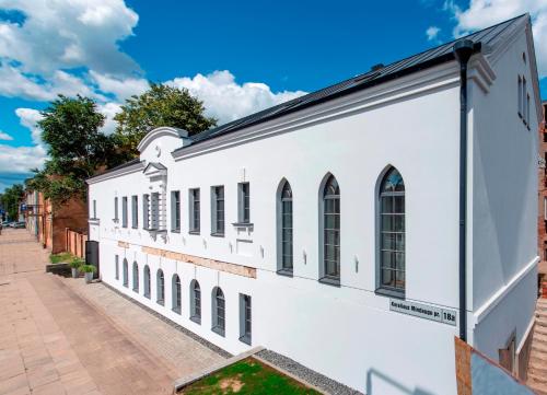 Piano Apartments