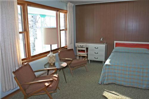 Historic Birch Lodge and Motel Stop at Historic Birch Lodge to discover the wonders of Sault saint Marie (MI). Featuring a satisfying list of amenities, guests will find their stay at the property a comfortable one. To be found at 