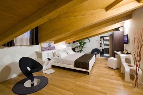 Quadruple Room - Disability Access image 3