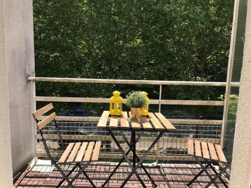 balkon/terras, F3 - Séjour Paris + Disneyland - 37bd Segrais Lognes (F3 - Sejour Paris + Disneyland - 37bd Segrais Lognes) in Lognes