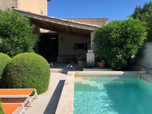 Vacation Home - Le Vieux Figuier gîte à louer Vacqueyras