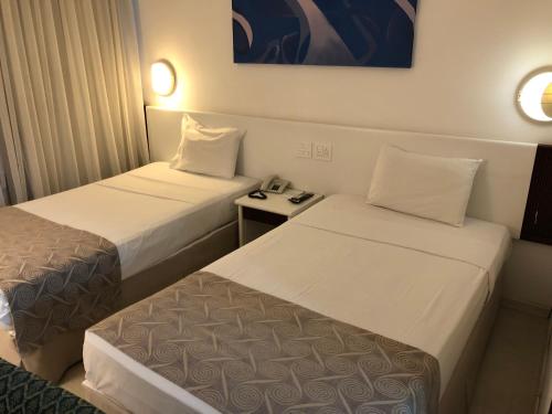 2 twin beds