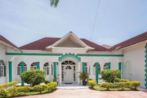 B&B Montego Bay - Diamond Villa Guest House - Bed and Breakfast Montego Bay