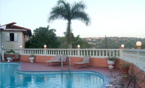 สระว่ายน้ำ, Verney House Resort near สนามบินนานาชาติซังสเตอร์