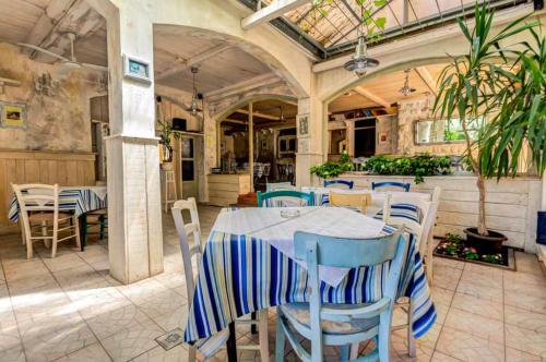 Mali Miločer Bay Accommodation - image 4