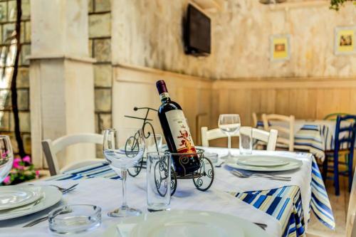 Mali Miločer Bay Accommodation - image 8