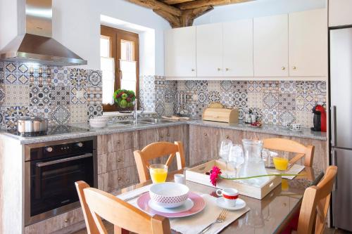 Kitchen, Villa Eglouvi in Svoronata