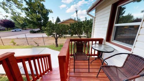 ระเบียง/ชานเรือน, Hot Tub, Kokopelli Kabyn, Cute and Cozy! in แบลนด์ดิง (ยูทาห์)