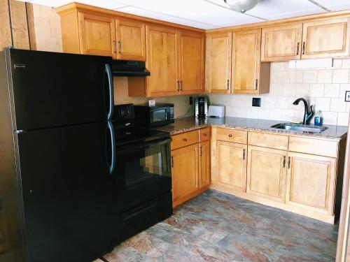 Shore Meadows Lodge LLC - image 4