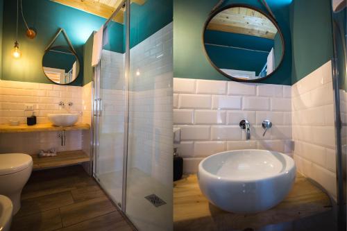 Deluxe Triple Room image 8
