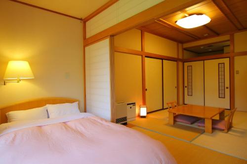 Hatago Tsubakiya Room Type - Family Room with Mountain View