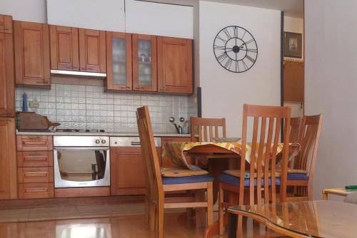 Apartments with WiFi Split - 14065, Split (photo 8)