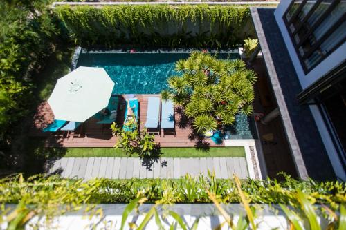 Deluxe Double Room with Balcony image 10
