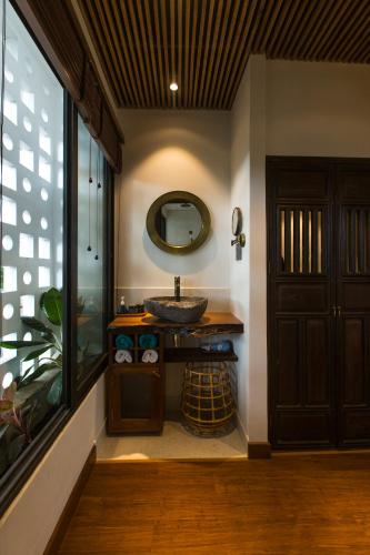 Deluxe Double or Twin Room with Pool View image 10