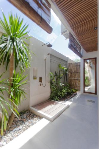 Deluxe Double or Twin Room with Pool View image 10
