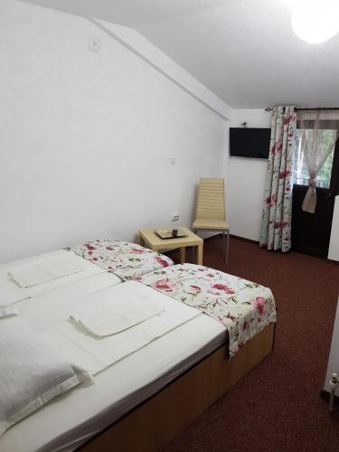 Twin Room with Private Bathroom