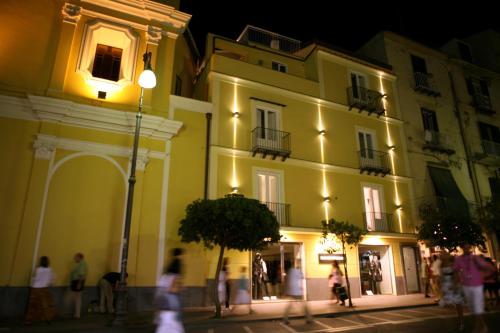 Palazzo Tritone & Abagnale