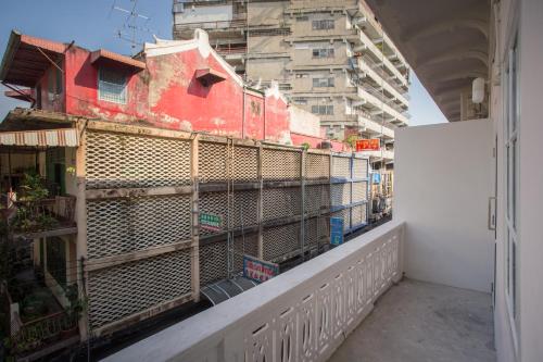 Norn Yaowarat Hotel - image 3