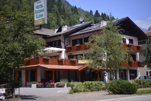 Hotel Regina Elena in Caderzone