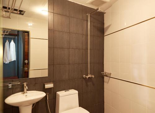 Triple Room image 6