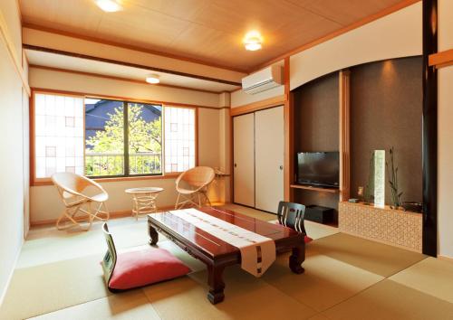 Japanese-Style Quadruple Room