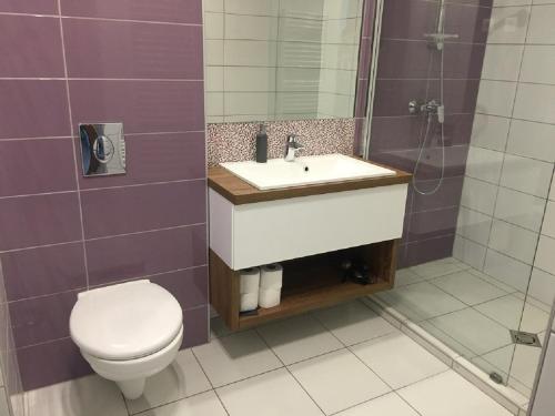 Bathroom, ALOE Apartman in Sarvar