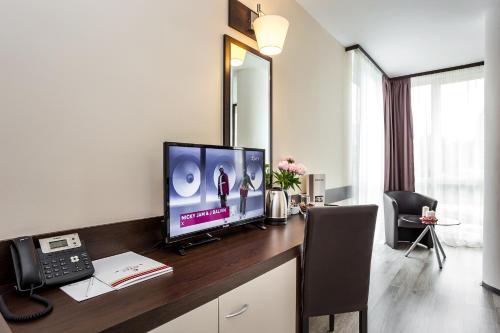Grami Hotel Sofia - image 2