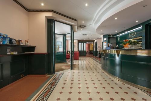 Hotel Montreal - image 6