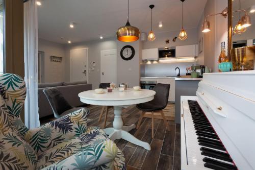 City of The Kings Piano Apartment, Cracovie