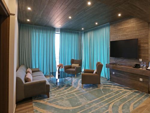 Mountain View Suite (New Building)