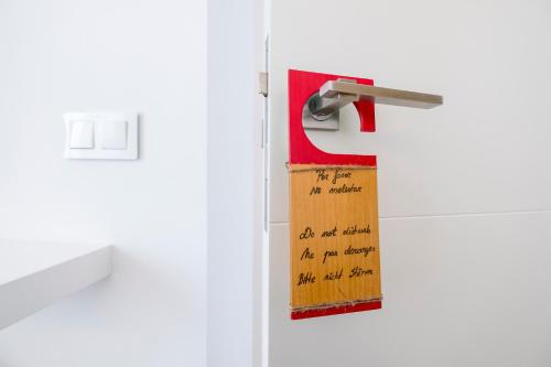 Hotel Abril 37 - image 2