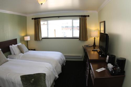 Single Room with Two Single Beds