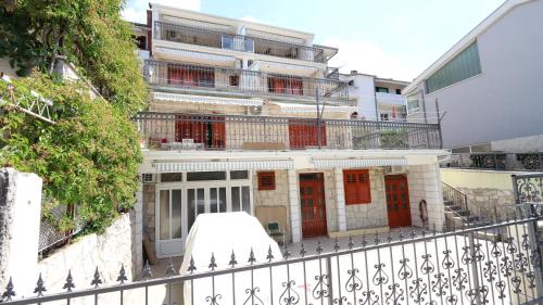  Guesthouse Sandra, Pension in Makarska